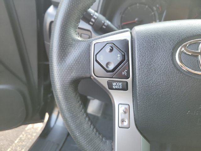 Used 2022 Toyota 4Runner SR5 Premium w/ Moonroof Package AWD/4WD image 17