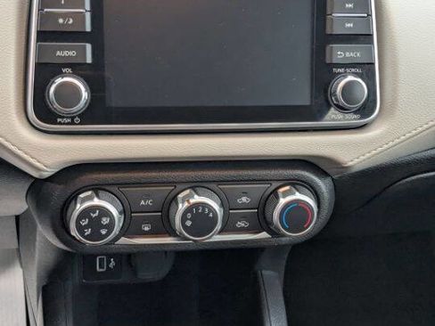 Used 2021 Nissan Versa SV image 17