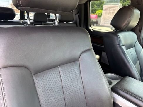 Used 2014 Ford F150 Lariat w/ Equipment Group 502A Luxury AWD/4WD image 12