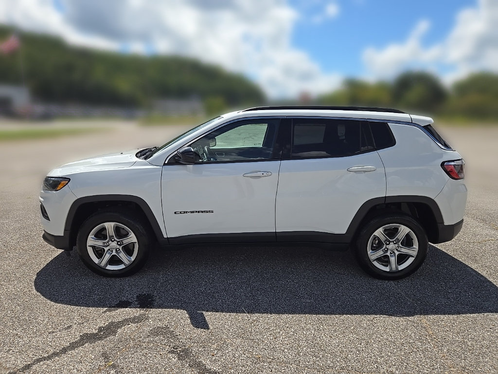 Used 2023 Jeep Compass Latitude AWD/4WD image 9