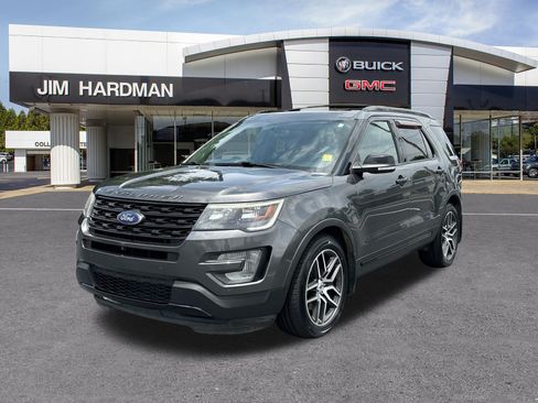 Used 2017 Ford Explorer Sport w/ Equipment Group 401A AWD/4WD image 3