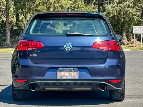 Used 2015 Volkswagen GTI SE FWD image 5