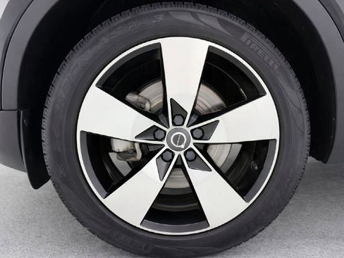 Used 2019 Volvo XC40 T5 Momentum image 30