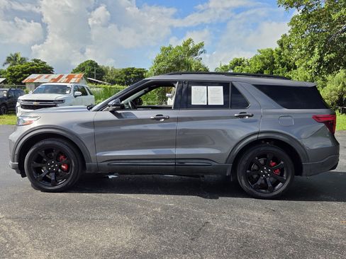 Used 2022 Ford Explorer ST w/ Equipment Group 401A AWD/4WD image 2