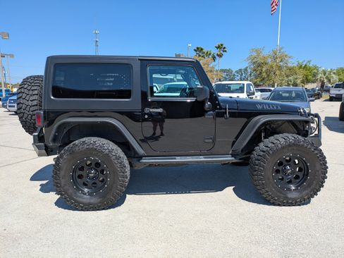 Used 2018 Jeep Wrangler Sport image 35