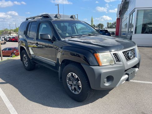 Used 2014 Nissan Xterra PRO-4X w/ Pro-4x Leather Package image 3