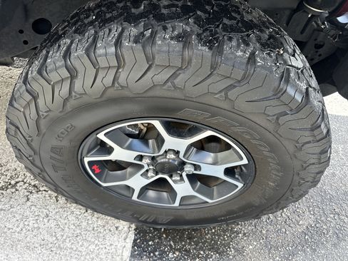Used 2022 Jeep Wrangler Rubicon AWD/4WD image 6