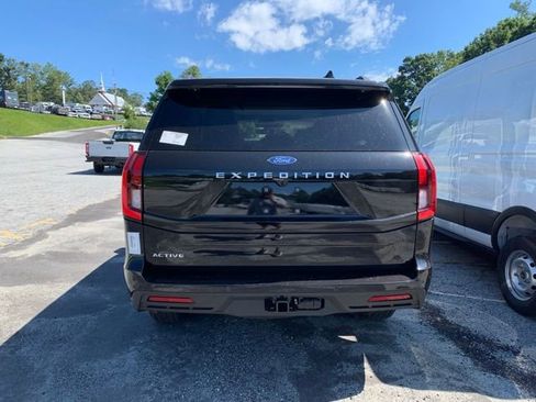 New 2025 Ford Expedition Active image 23