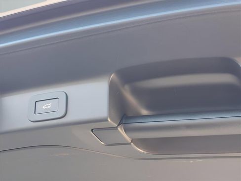 Used 2025 Jaguar F-PACE R-Dynamic S image 27