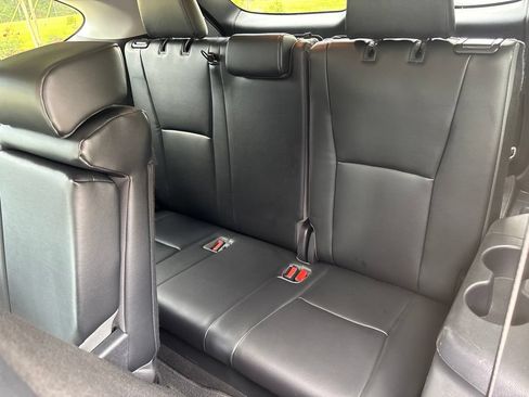Used 2022 Toyota Highlander XLE FWD image 38