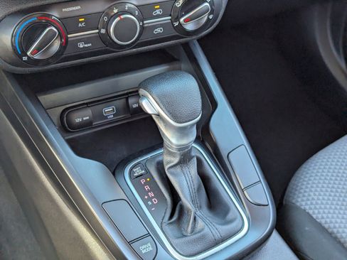 Used 2020 Kia Soul LX image 28