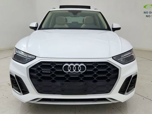 Used 2022 Audi Q5 2.0T Premium Plus w/ Premium Plus Package AWD/4WD image 2
