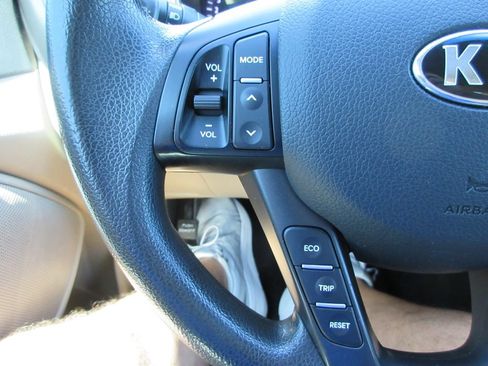 Used 2013 Kia Optima LX FWD image 24