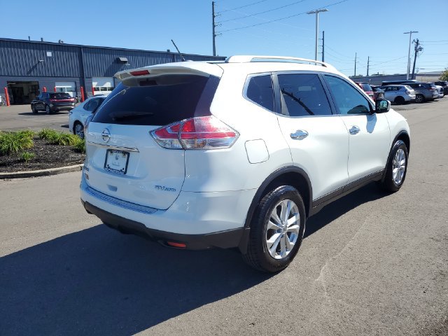 Used 2016 Nissan Rogue SV AWD/4WD image 4