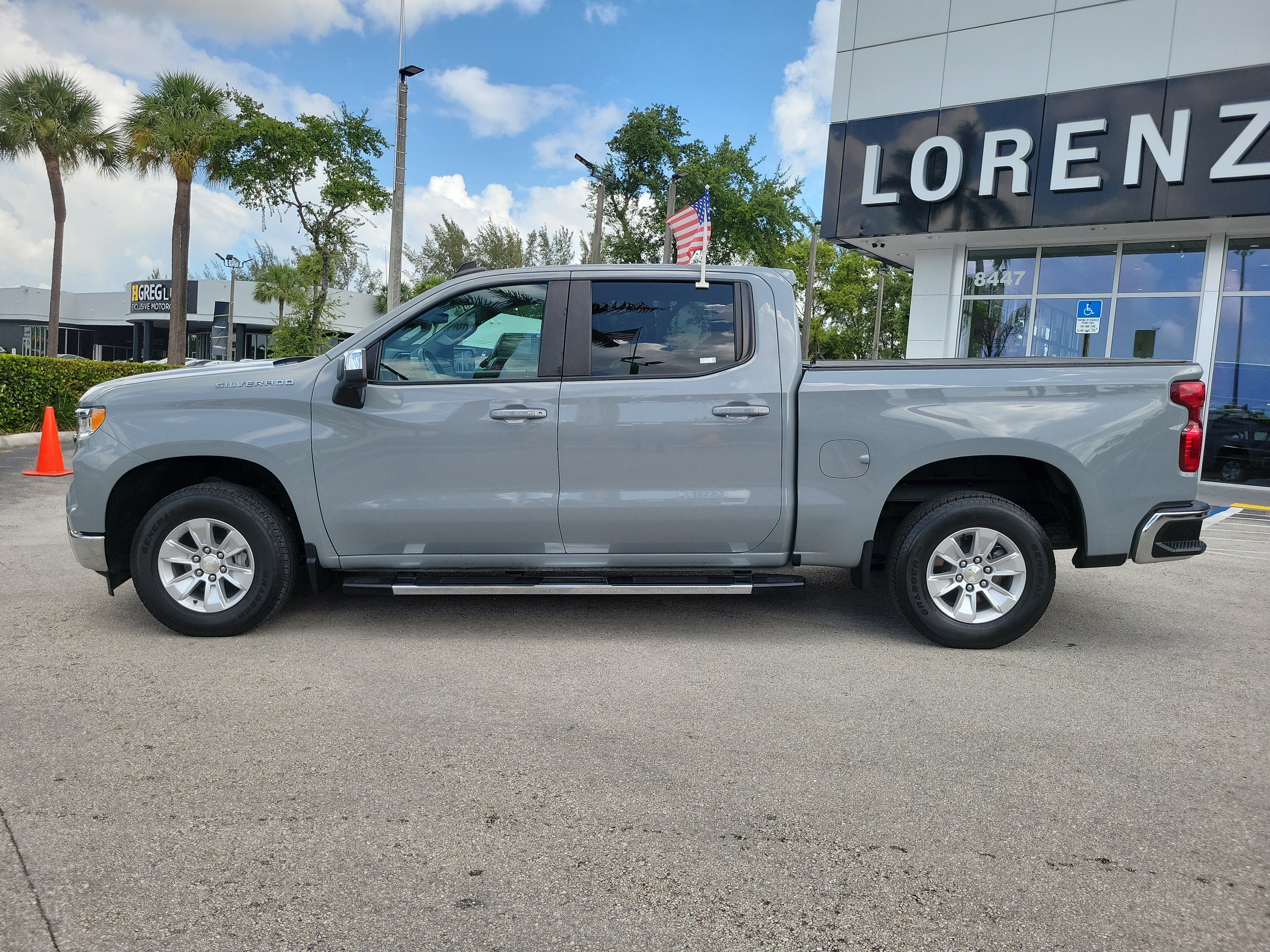 Used 2024 Chevrolet Silverado 1500 LT RWD image 8