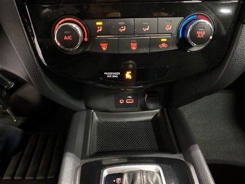 Used 2020 Nissan Rogue S AWD/4WD image 19