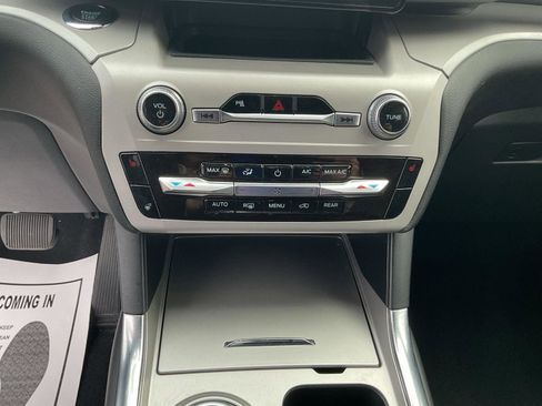 Used 2023 Ford Explorer XLT w/ Equipment Group 202A image 15