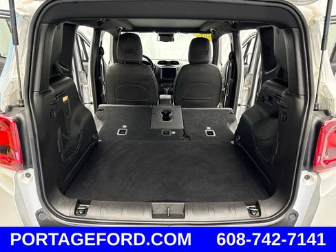 Used 2019 Jeep Renegade Limited w/ Quick Order Package 22P AWD/4WD image 39