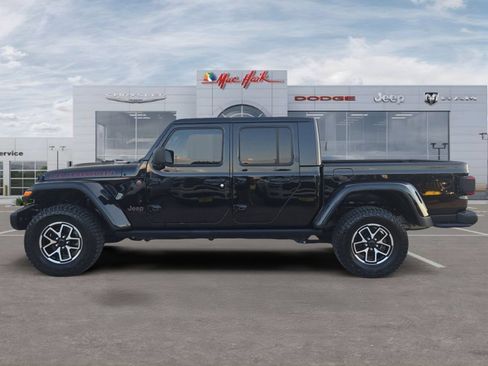 Used 2024 Jeep Gladiator Rubicon AWD/4WD image 2