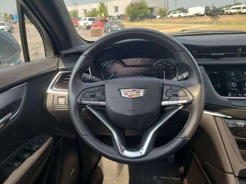 Used 2024 Cadillac XT6 Luxury w/ LPO, Floor Liner Package AWD/4WD image 31