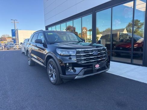 Used 2025 Ford Explorer Active w/ Active Comfort Package image 1