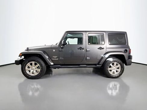 Used 2017 Jeep Wrangler Unlimited Sahara w/ Connectivity Group image 4