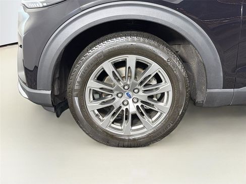 Used 2025 Ford Explorer Platinum image 32