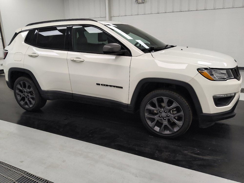 Used 2021 Jeep Compass Latitude w/ Sun and Sound Group AWD/4WD image 11
