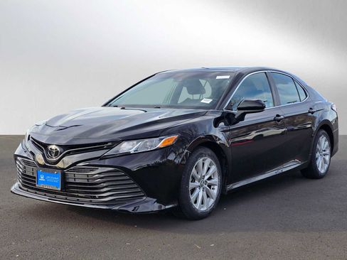 Used 2019 Toyota Camry LE image 7