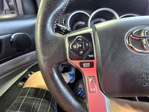 Used 2015 Toyota Tacoma 4x4 Access Cab w/ Convenience Package image 14