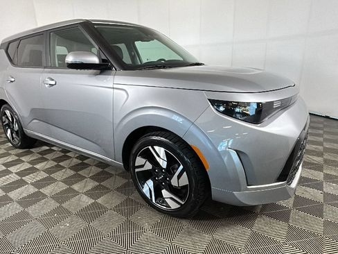 Used 2023 Kia Soul GT-Line FWD image 2