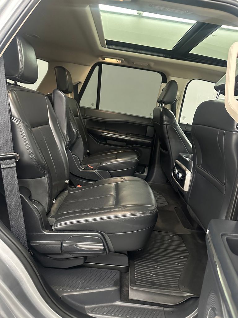 Used 2022 Ford Expedition XLT AWD/4WD image 35