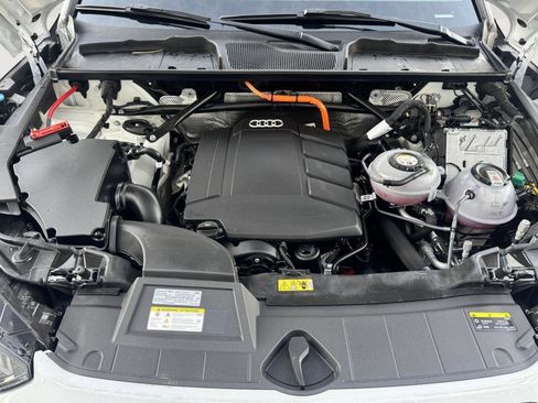 Used 2024 Audi Q5 e Prestige w/ Prestige Package image 25