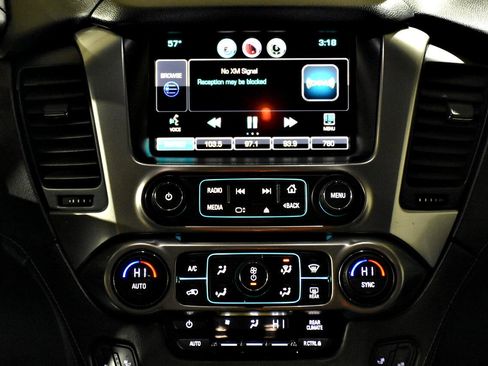 Used 2015 Chevrolet Suburban LT image 40