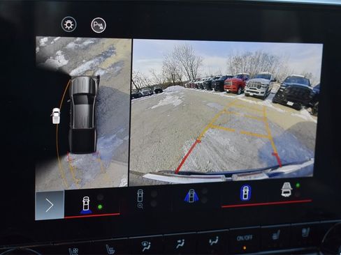 Used 2023 GMC Canyon AT4 w/ LPO, Sports Bar Package image 36