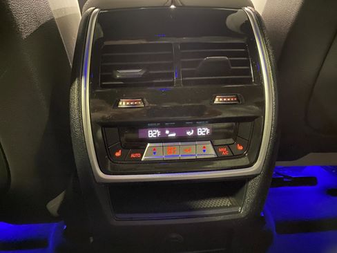 Used 2023 BMW X6 xDrive40i w/ M Sport Package image 11