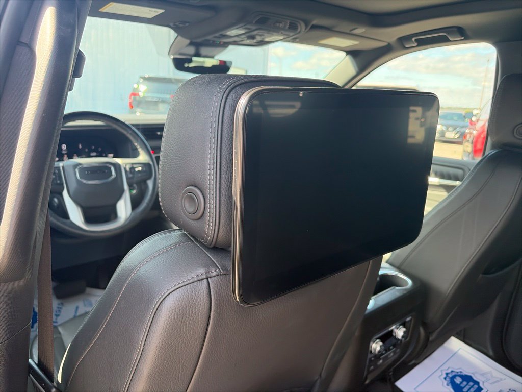 Used 2024 GMC Yukon XL Denali w/ Denali Reserve Package AWD/4WD image 13