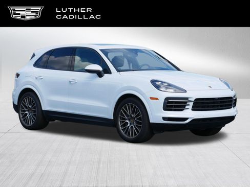 Used 2023 Porsche Cayenne S Platinum AWD/4WD image 1