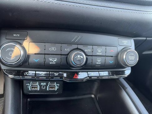 Used 2021 Dodge Durango SXT AWD/4WD image 25