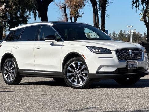 Certified 2022 Lincoln Corsair Reserve w/ Equipment Group 201A image 2