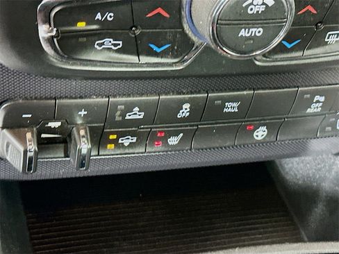 Used 2017 RAM 1500 Rebel w/ Luxury Group image 19