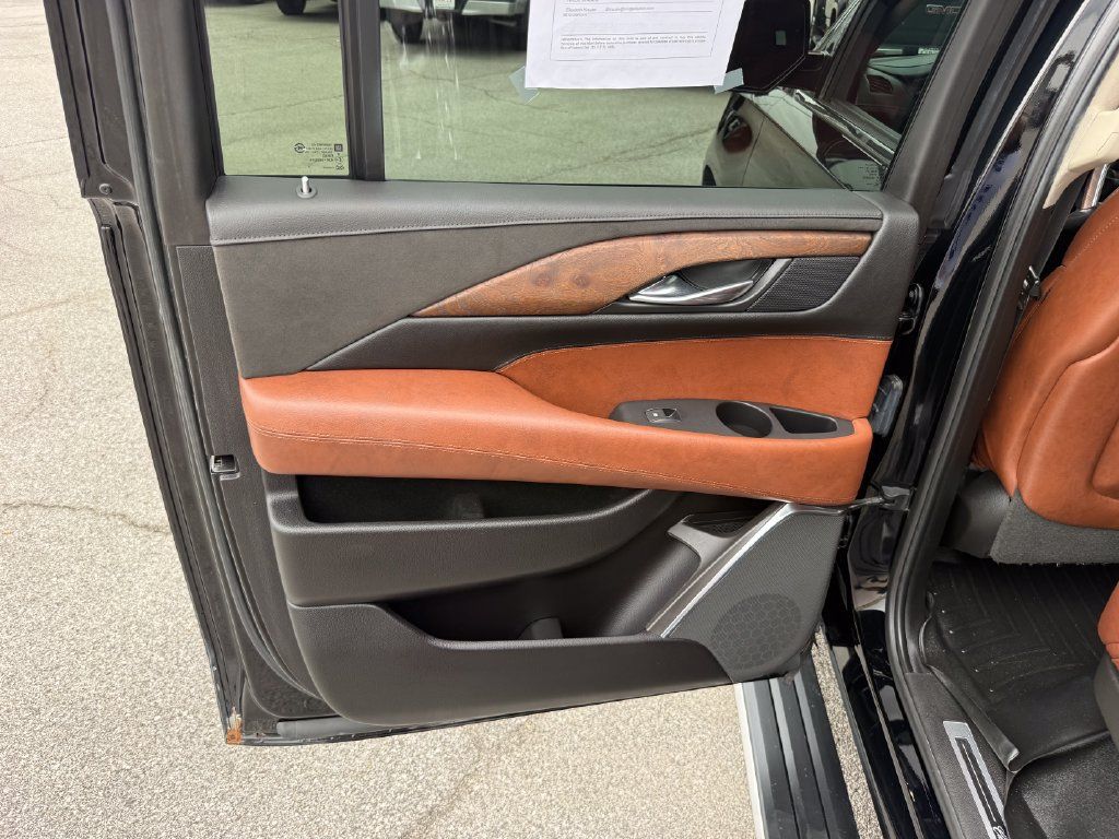 Used 2018 Cadillac Escalade ESV Premium Luxury w/ LPO, Radiant Package AWD/4WD image 31
