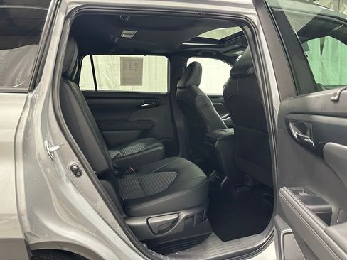 Used 2025 Toyota Highlander XSE image 57