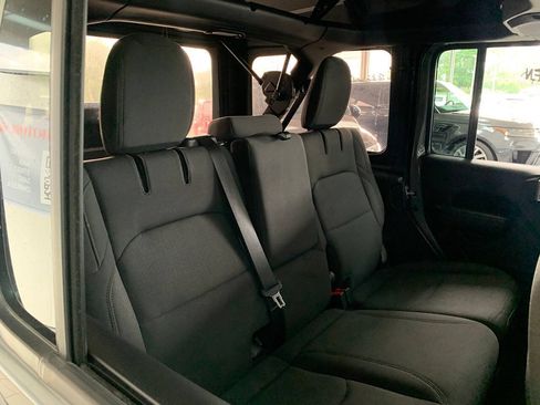 Used 2023 Jeep Wrangler Unlimited w/ Cold Weather Group AWD/4WD image 10