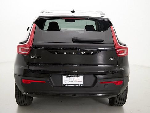Certified 2023 Volvo XC40 B5 Ultimate w/ Protection Package Premier AWD/4WD image 9