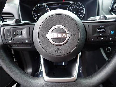 Used 2022 Nissan Rogue SV AWD/4WD image 14