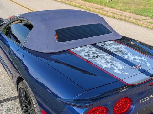Used 2004 Chevrolet Corvette Convertible w/ Preferred Equipment Group image 20