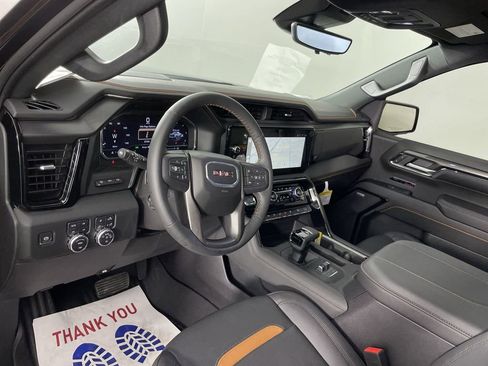 Used 2024 GMC Sierra 1500 AT4 w/ Technology Package image 10
