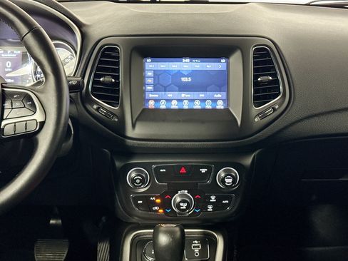 Used 2019 Jeep Compass Latitude w/ Cold Weather Group AWD/4WD image 26