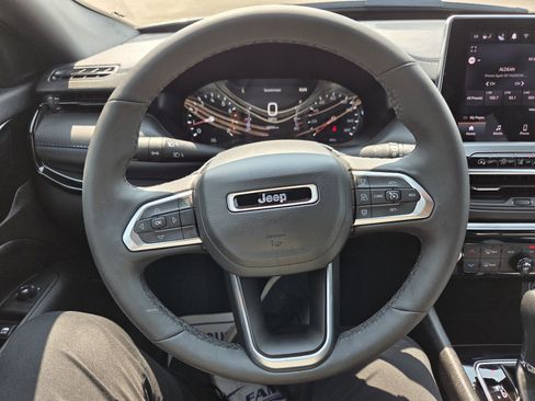 Used 2026 Jeep Compass Limited AWD/4WD image 14